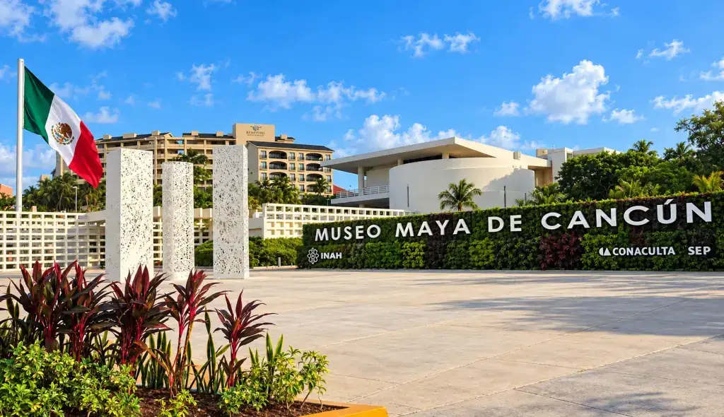 Museo Maya y San Miguelito