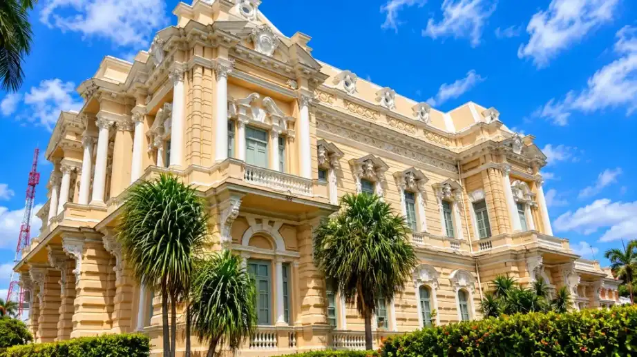 Paseo de Montejo y Museo Palacio Cantón